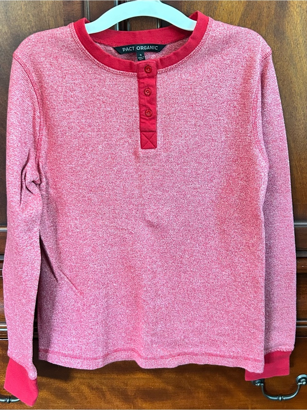 Pact Organic Women's Heathered Red Henley Thermal Top